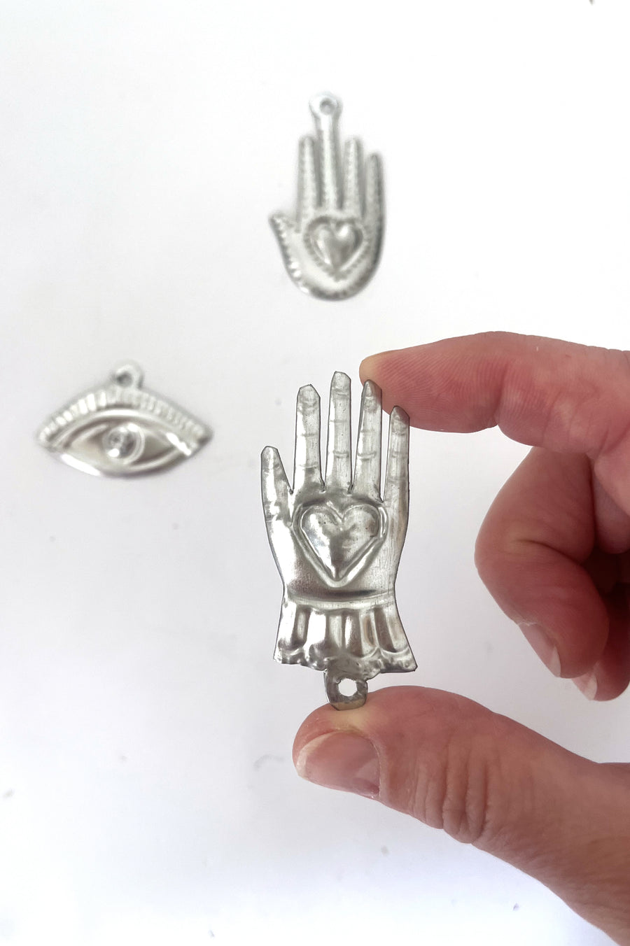 Tin Milagros - Hamsa No.2