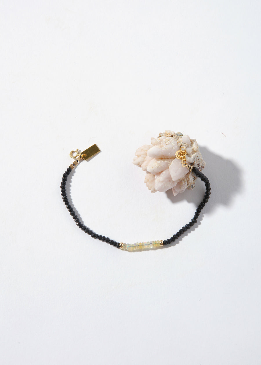 ÖNA Bracelet - Spinel and Opal