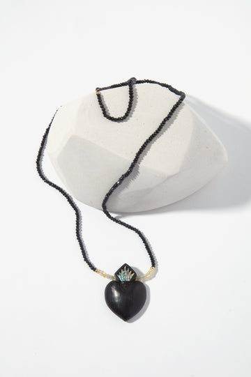ÖNA Necklace - Heart on Spinel