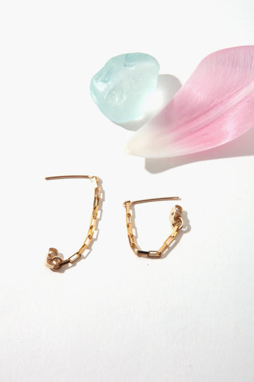 Queen & Tulip Chains Short Earrings