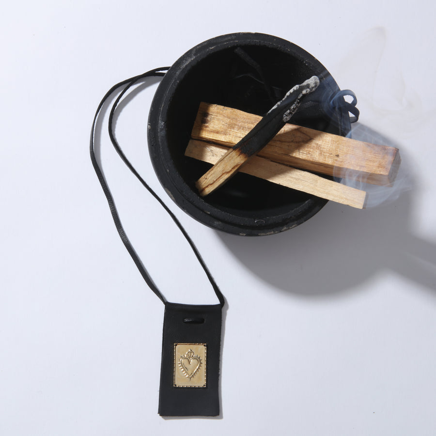 Sagrado Necklace - Leather Flag Big Heart